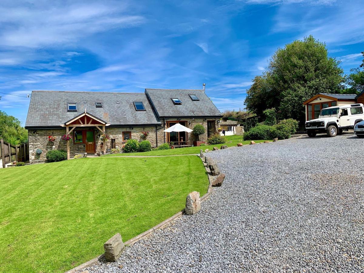 Bed and Breakfast Beudy Bach Cross Hands Exteriér fotografie